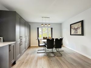 Dining Kitchen - click for photo gallery